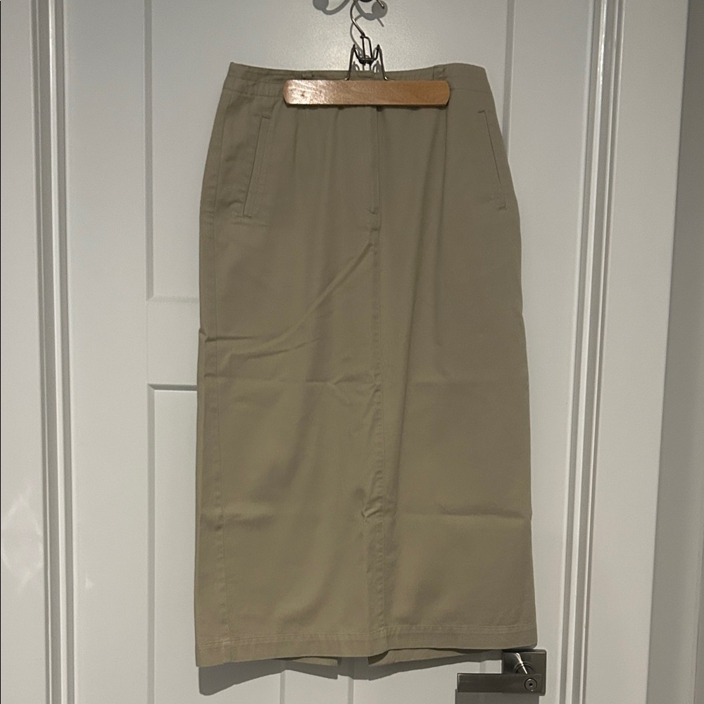 Talbots Women's Pencil Skirt in Tan 30” waistband 33” top of waistband to hem